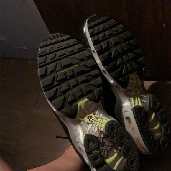 Sneakers - Picture 4 of 5